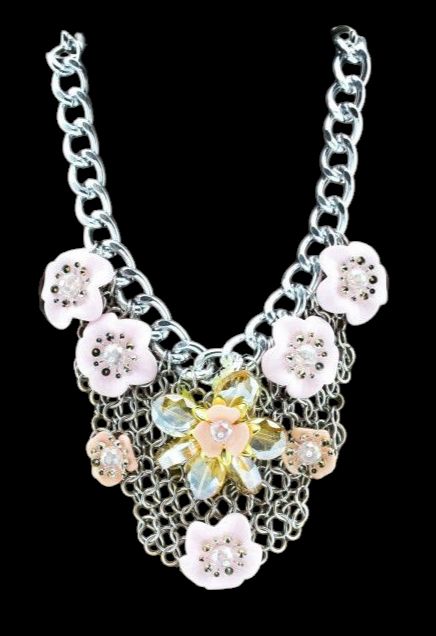 Gargantilla floral rosa