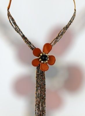Collar flor (marrón)