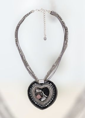 Collar corazón piedras