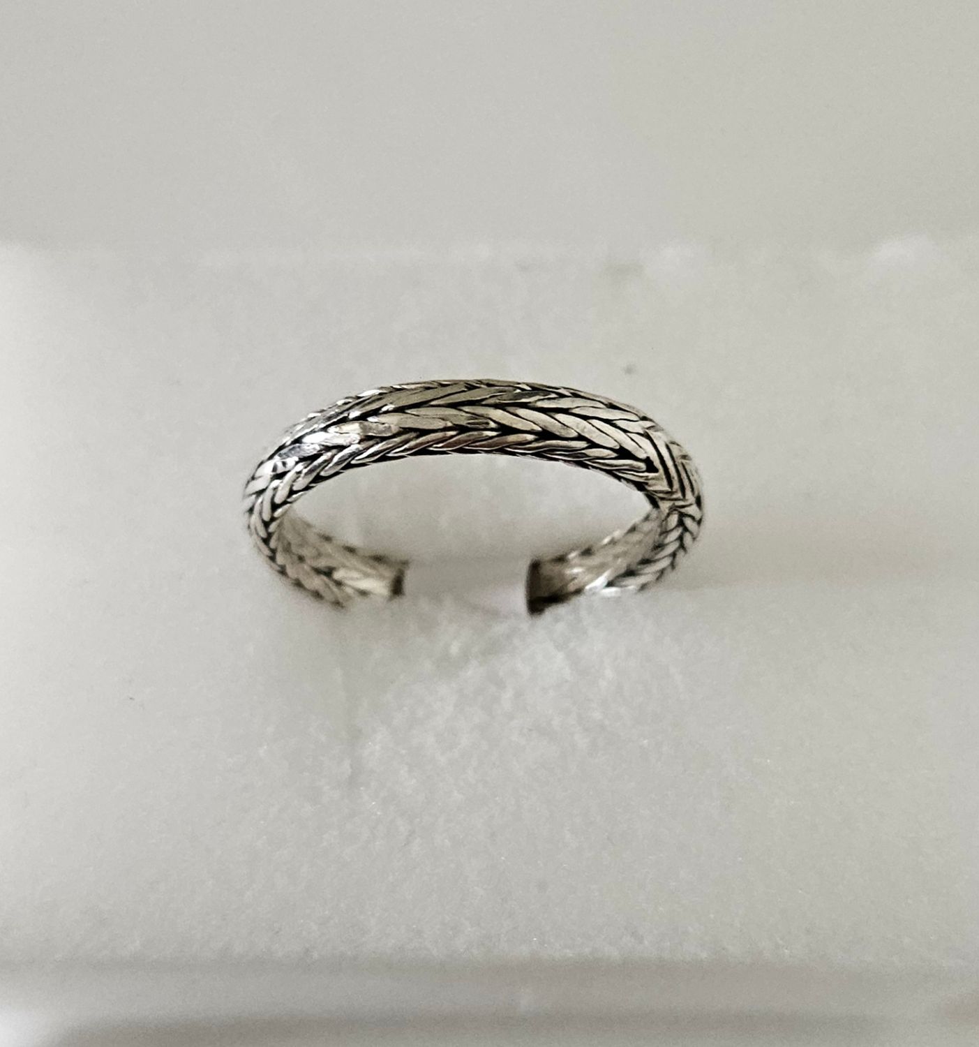 Ring 198