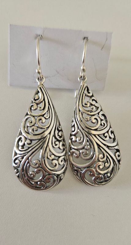 Earring e013