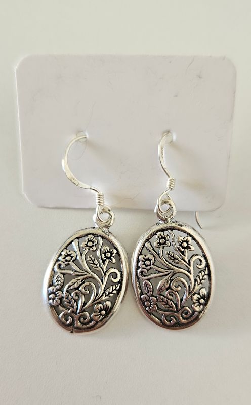 Earring t28