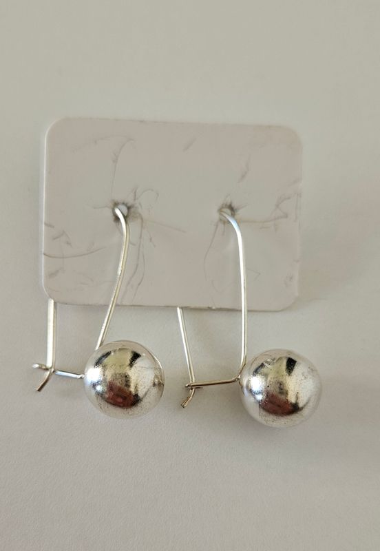 Earring t124