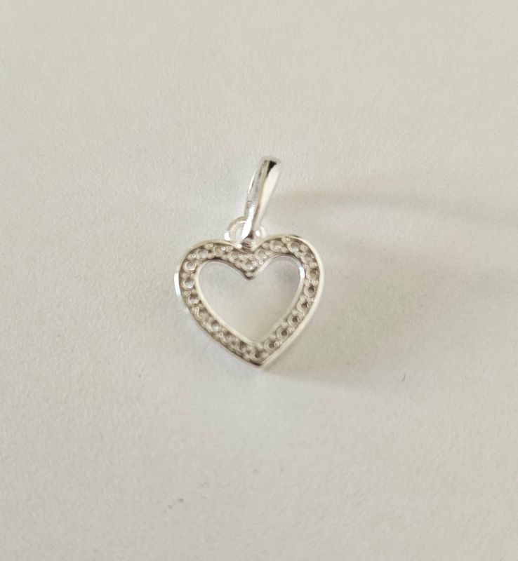 Pendants 04