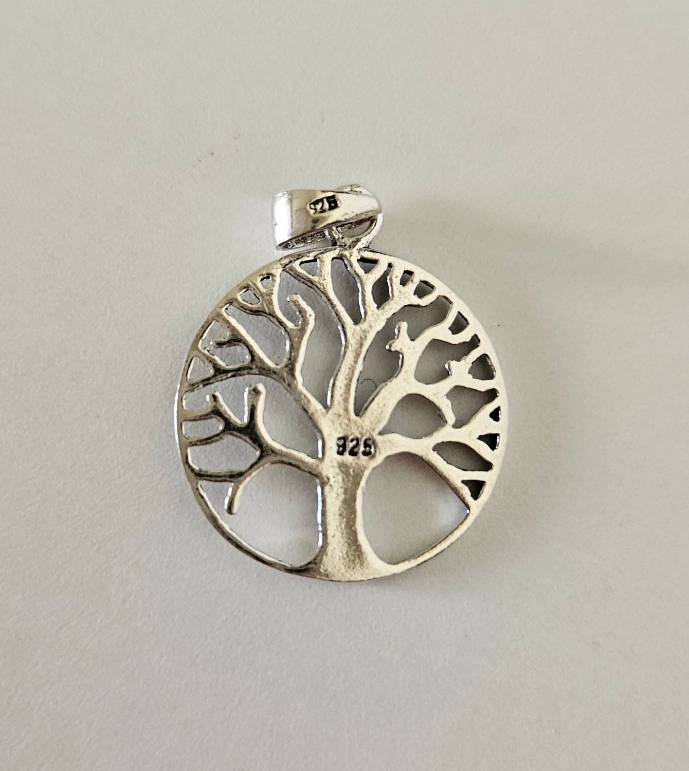 Pendants 01