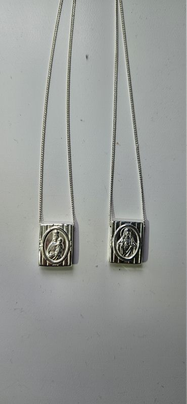 Necklaces f82