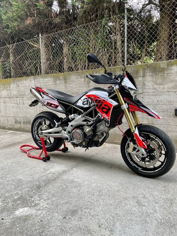KIT GRAFICHE APRILIA DORSODURO 750 900 - SPEED HUNTER FLUO RED