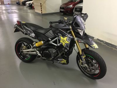 KIT GRAFICHE APRILIA DORSODURO 1200 - BLACK STAR