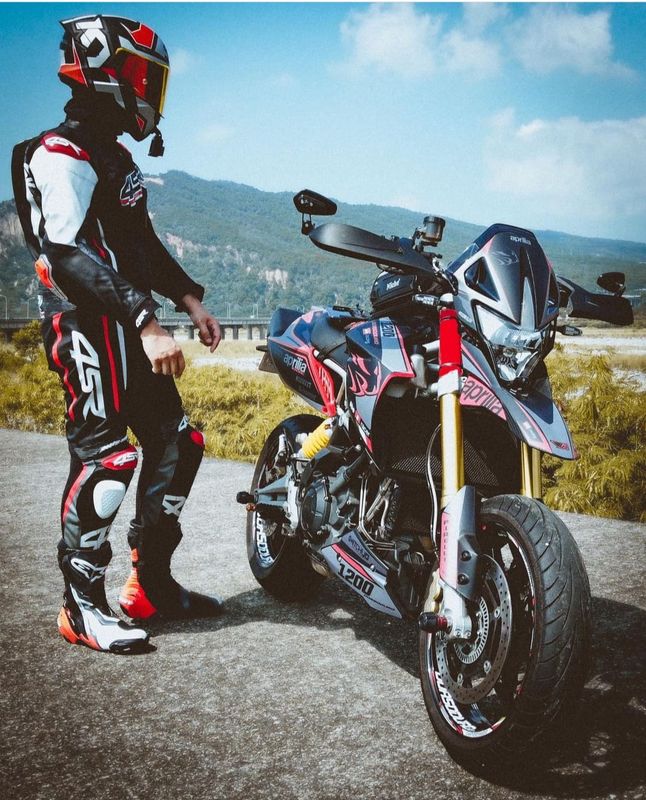 KIT GRAFICHE APRILIA DORSODURO 1200 - FASTER GREY