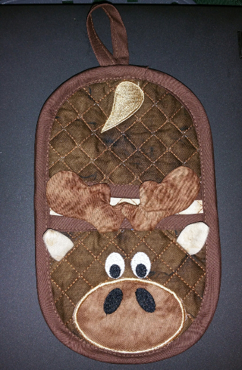 Moose oven mitt machine embroidery in the hoop design