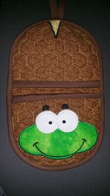 Turtle oven mitt machine embroidery in the hoop design