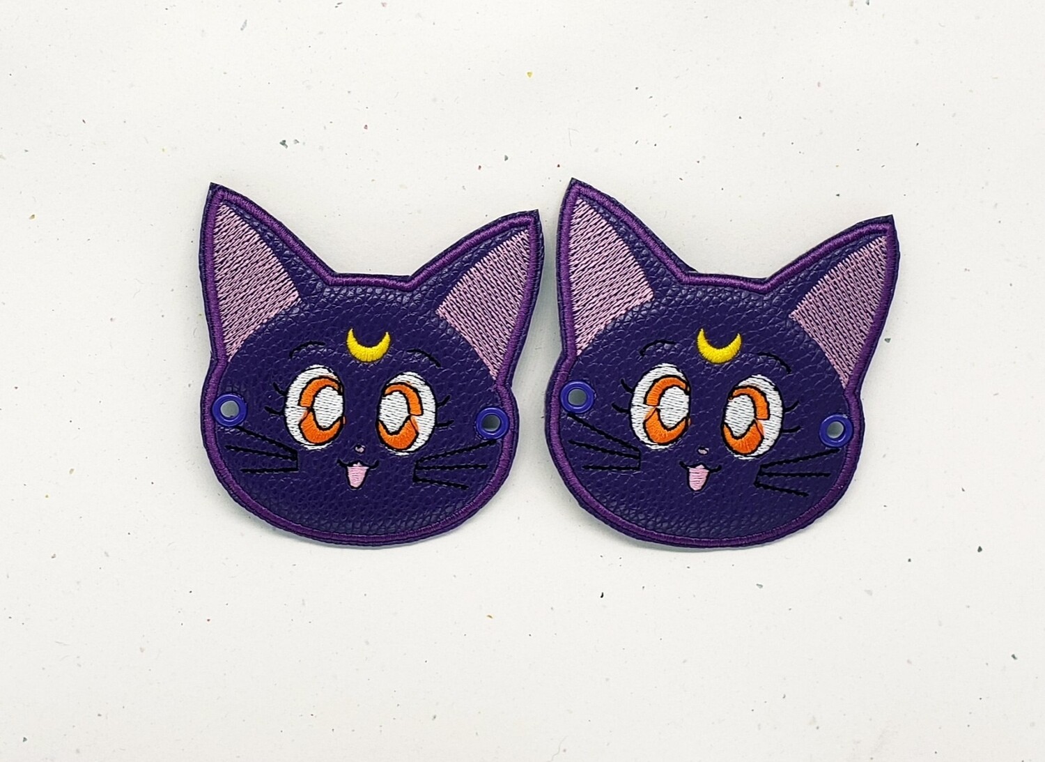 Artemis lace accessories