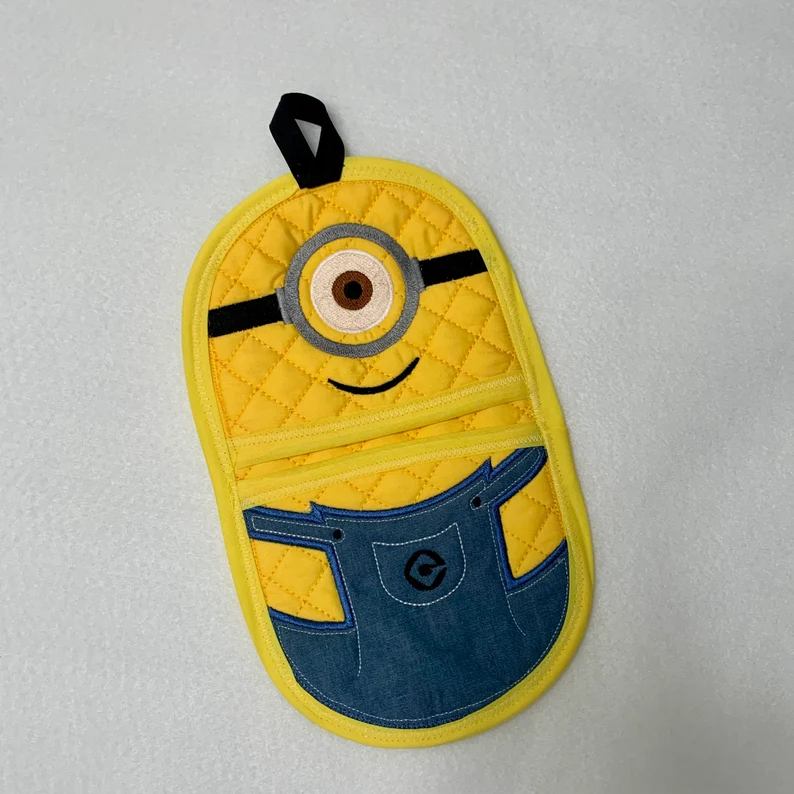 Minion one eye oven mitt machine embroidery in the hoop design