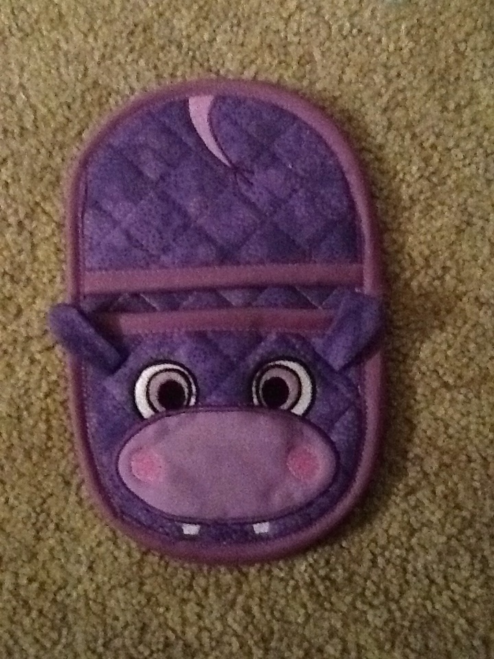 hippo oven mitt embroidery in the hoop