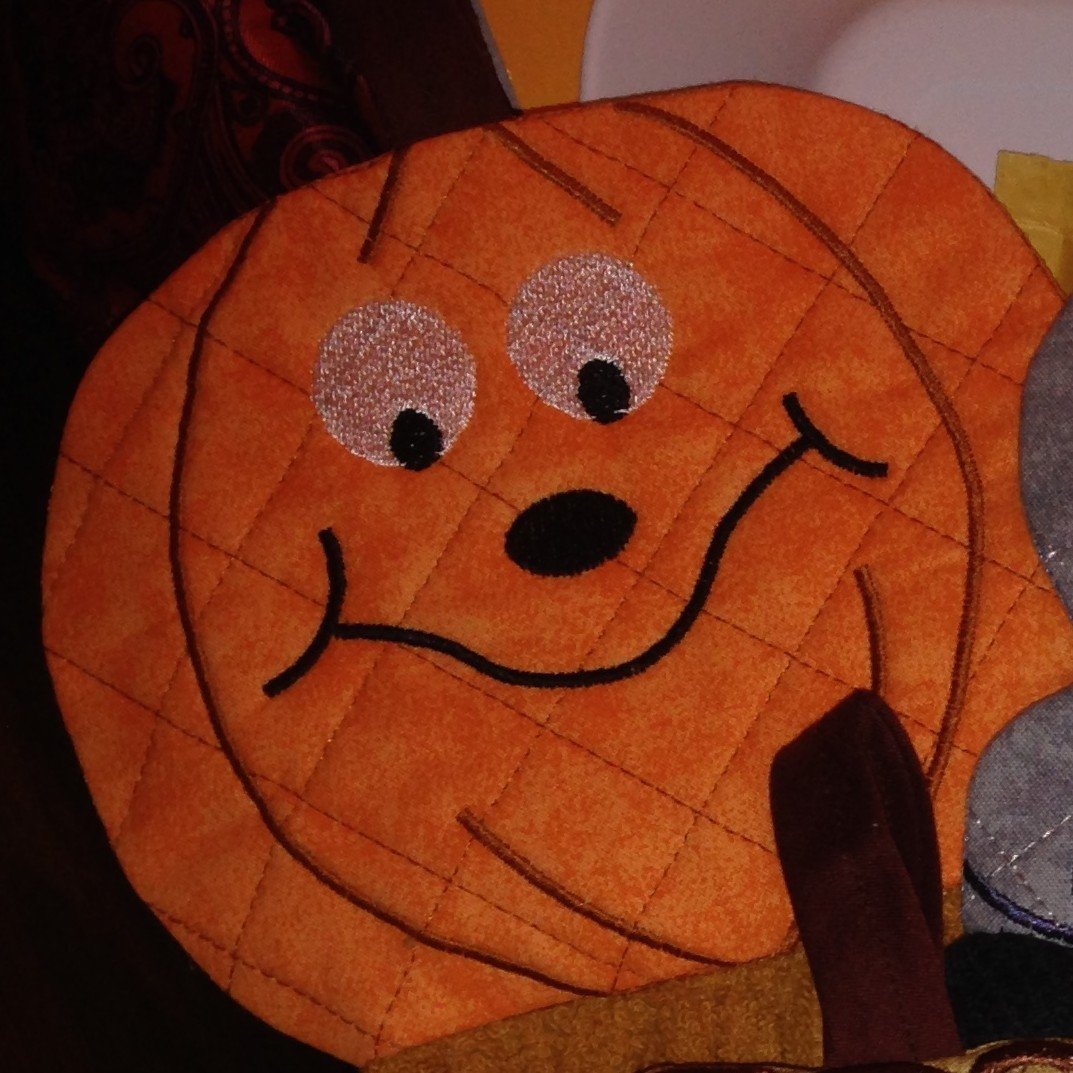 embroidery in the hoop Towel topper Pumpkin