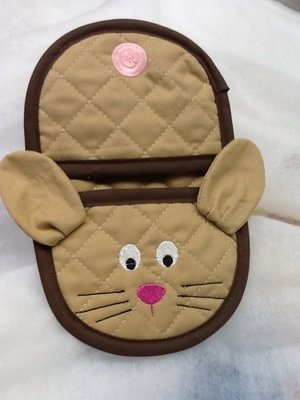 bunny oven mitt embroidery in the hoop