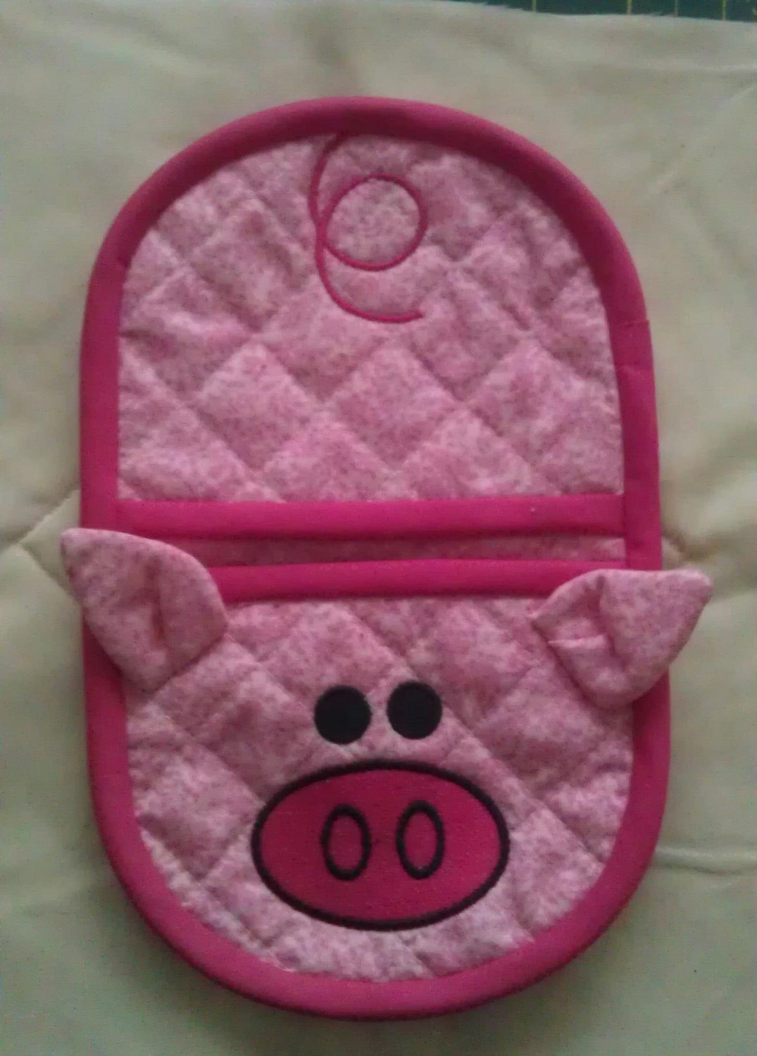 Piggy oven mitt machine embroidery in the hoop design