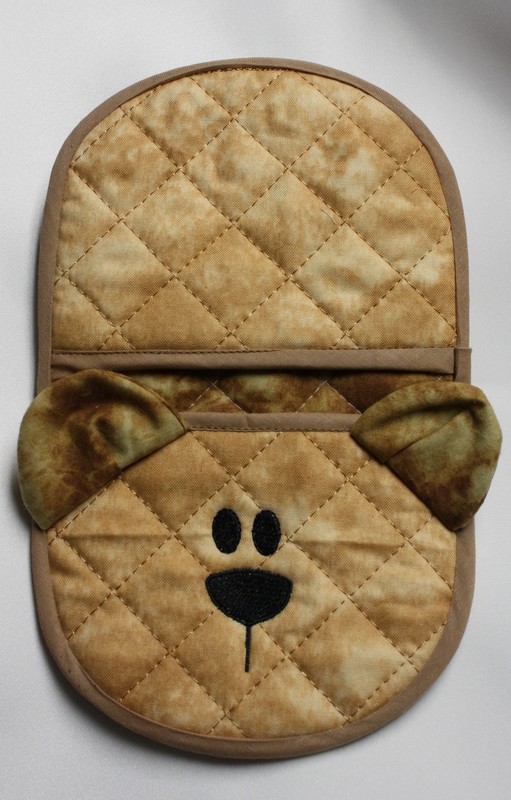 bear oven mitt embroidery in the hoop