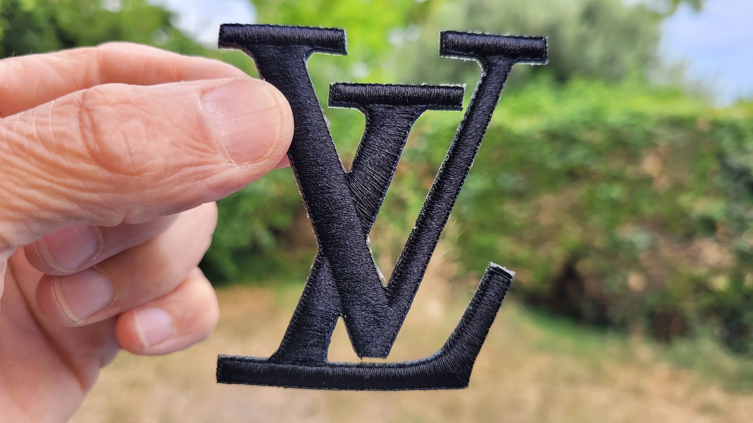 LV Louis Vuitton Drip Logo Embroidered Iron-On Patch