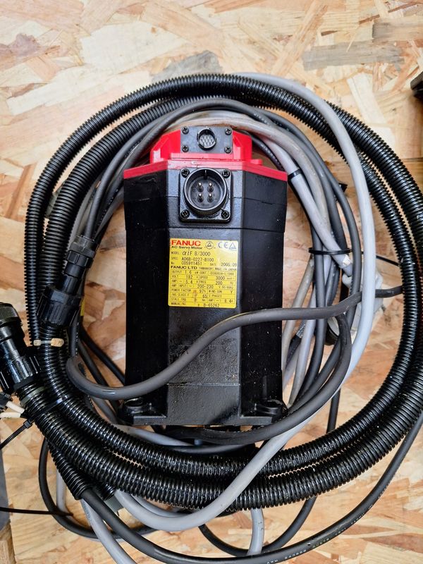 FANUC AC SERVO MOTOR IF 8-3000 A06B-0227-B100 PULSECODER A1000 A860-2000-T301