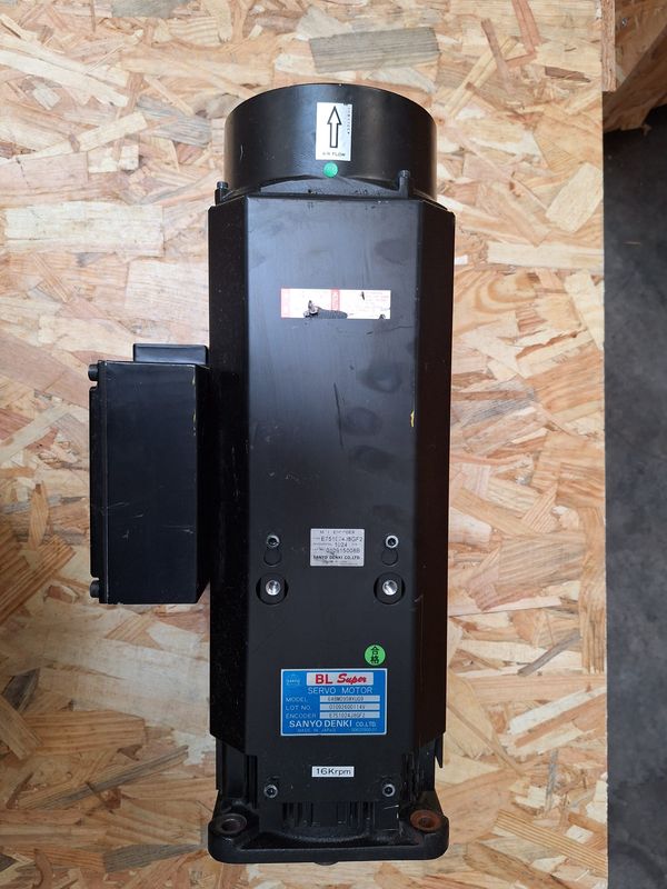 SANYO DENKI BL SUPER SERVO MOTOR 64BM095WUG9