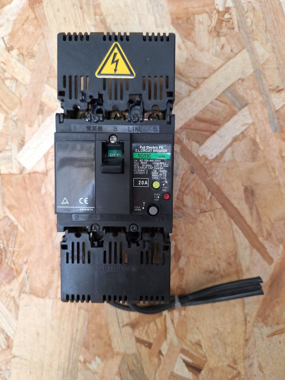 FUJI ELECTRIC FA CIRCUIT BREAKER SG53C 02785 AC 200-440-50V