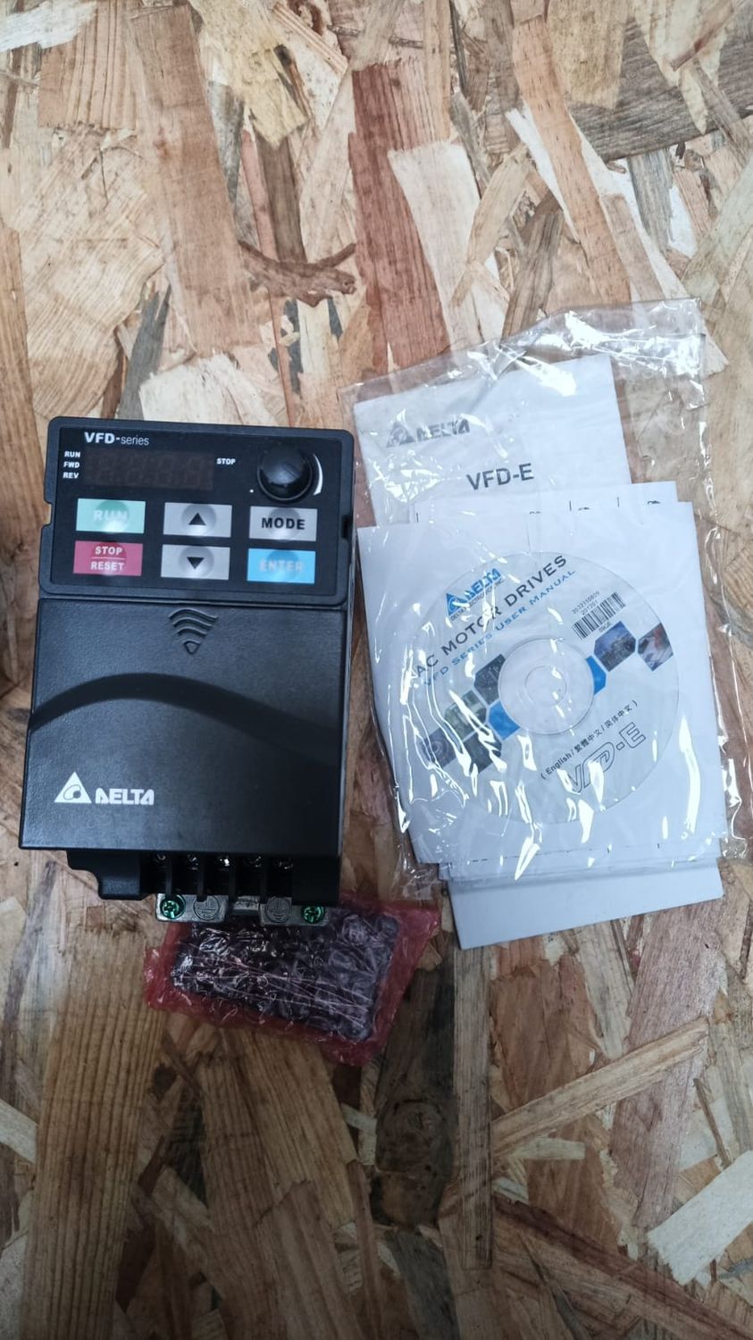 DELTA VFD-SERIES MODEL VFD007E21T