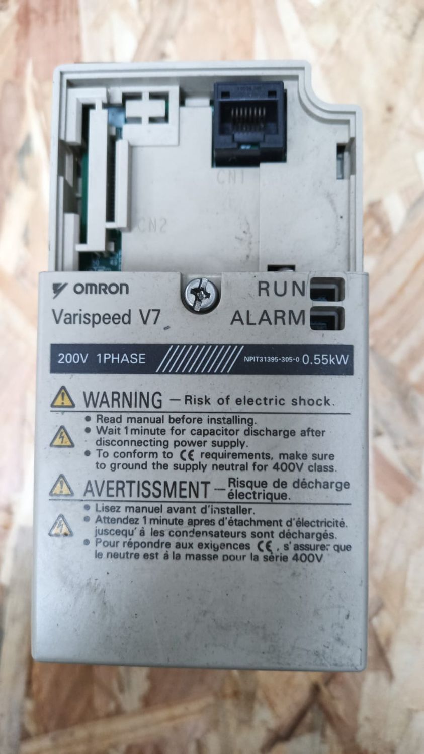 OMRON VARISPEED V7 200V 1PHASE NPIT31395-305-0 0.55KW CIMR-V7AZB0P4