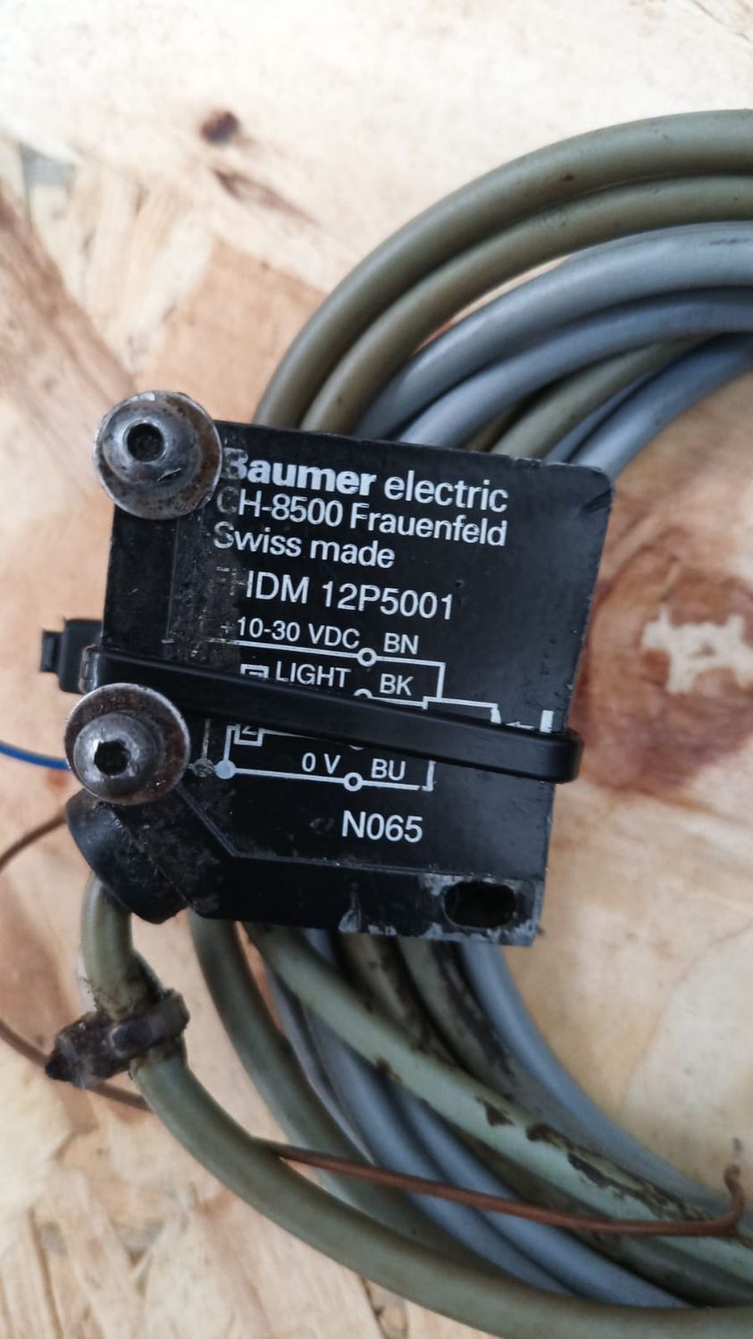 SENSOR BAUMER ELECTRIC CH-8500 FRAUENFELD SWISS MADE FHDM 12P5001
