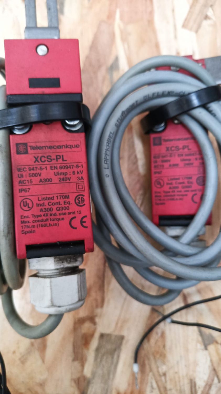 TELEMANIQUE XCS-PL IEC 947-5-1 EN 60947-5-1 500V 6 KV A300 AC15 240V 3A