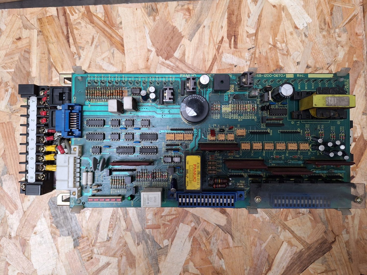 FANUC SERVO AMPLIFIER A06B-6057-H005 P75M00182 AI6B-1200-0670 03A