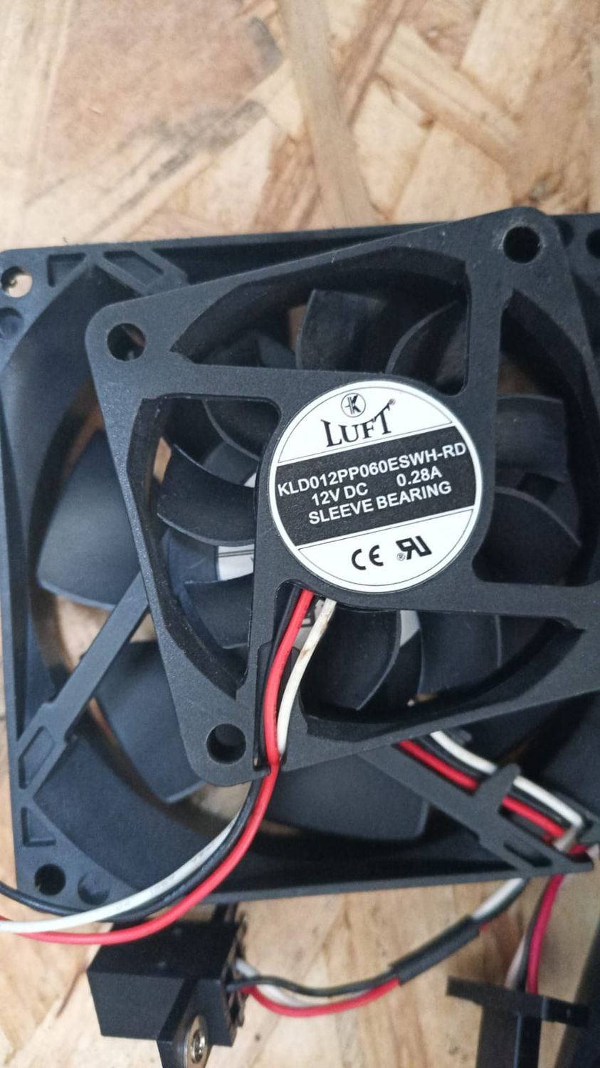 LUFT KLD012PP060ESWH-RD 12V DC 0.28A SLEEVE BEARING VENTILADOR