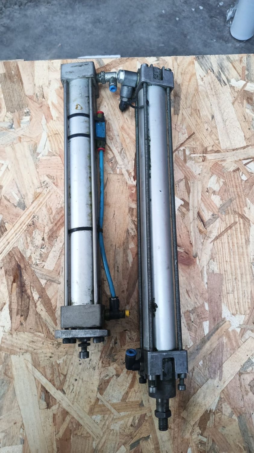 CILINDRO NEUMATICO SMC VALVES MDBL40-620-A53L