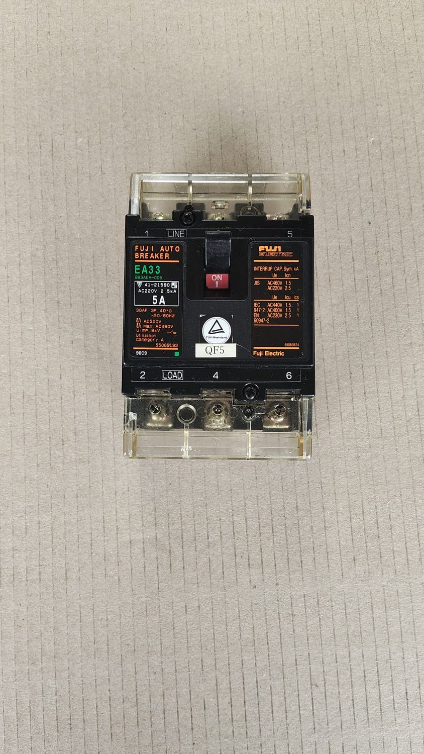 Interruptor automático FUJI Electric EA33 BB3AEA-005 5A