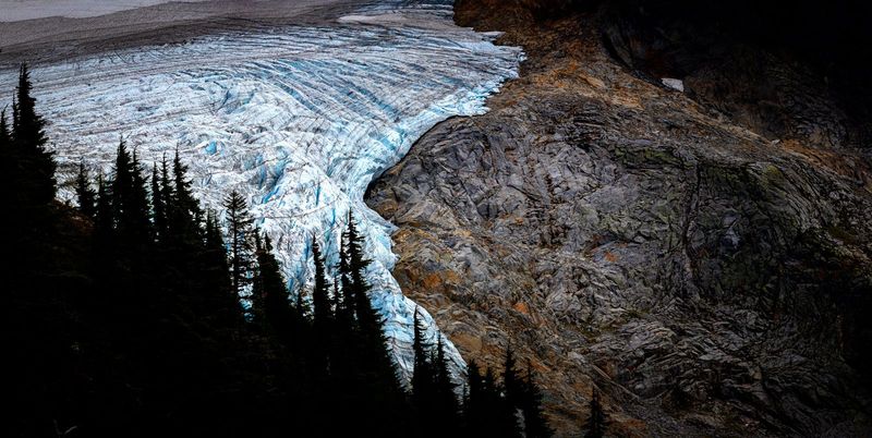 ROCK AND ICE 60"X30"