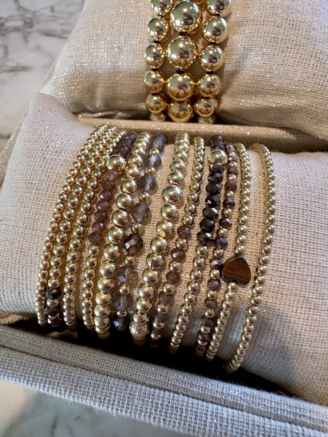 Jewels &amp; Bubbles - armbanden goud/bruin, Van RECHTS naar LINKS op foto: Armband 12