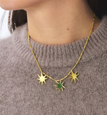 Star aligned necklace