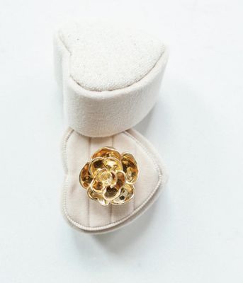 Statement ring with rose 124136Y- 24Kae