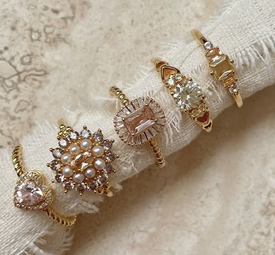 Heart shaped ring with colored 12469Y