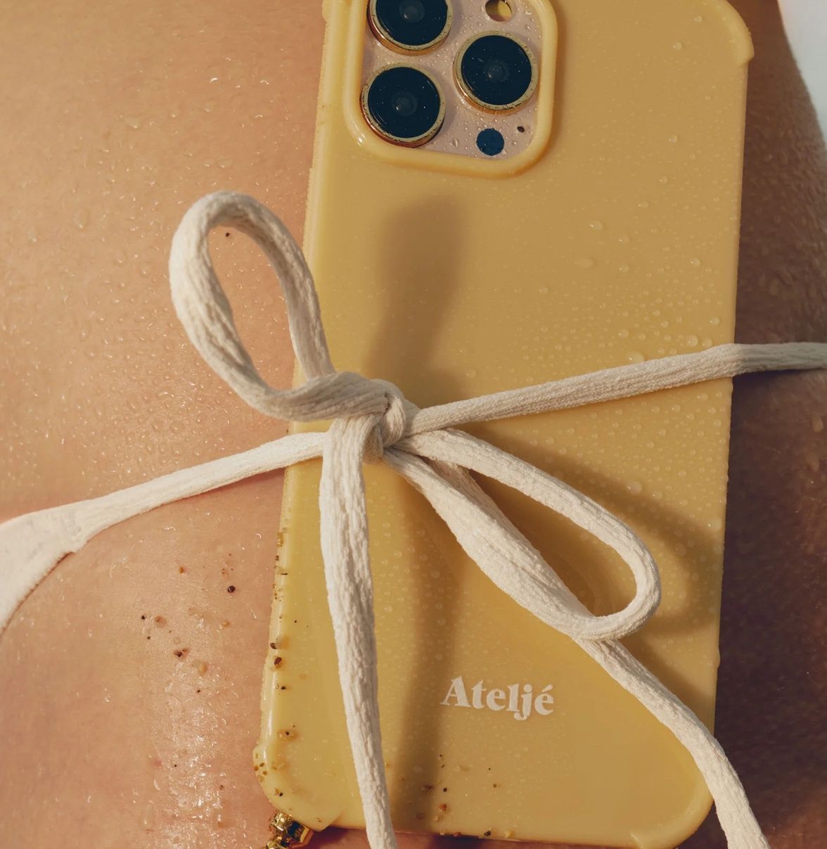 Butter yellow case - ateljé