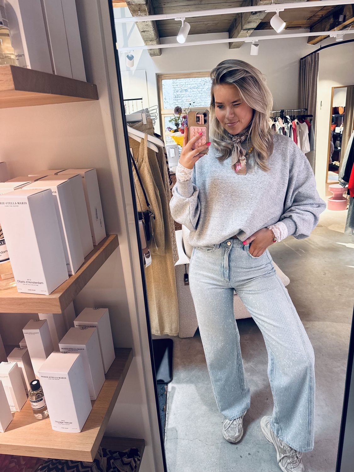 Straight jeans with curved Seams and strass - homage