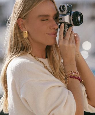 Golden era earrings - le veer