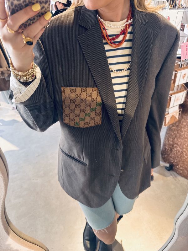Blazer -  Grijs -  life is Gucci - groen detail- Attire Amsterdam