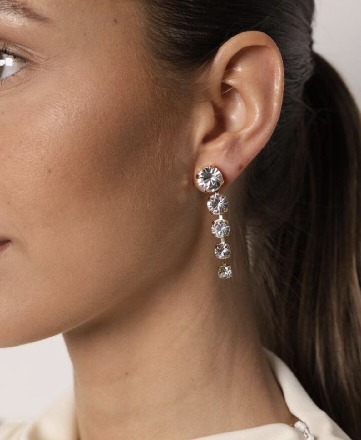 Joanne white crystal midlong earrings - souvenirs de pomme