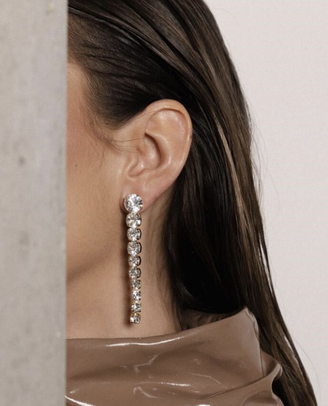 Joanne white crystal long earrings - souvenirs de pomme