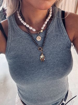 Queen coin pendant - Bonnie studio’s