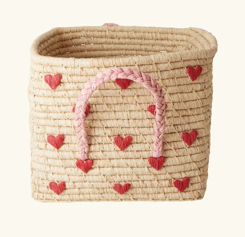 raffia square basket with raffia handles hearts -rice