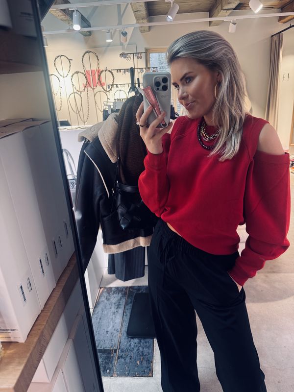 sweater with cut out red - catwalk junkie