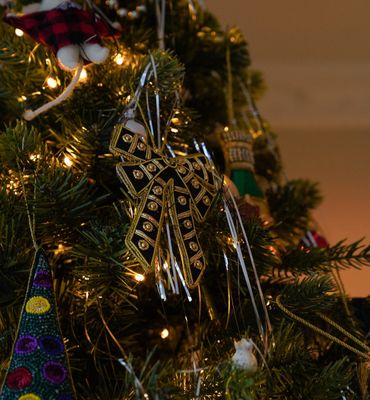 Regal bow ornament - anna+nina