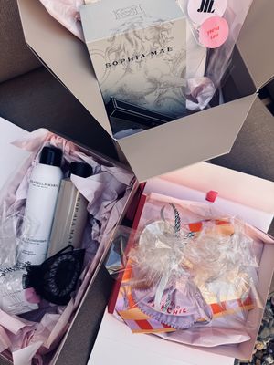 JIL’S GIFTBOX - festive favorites ✨